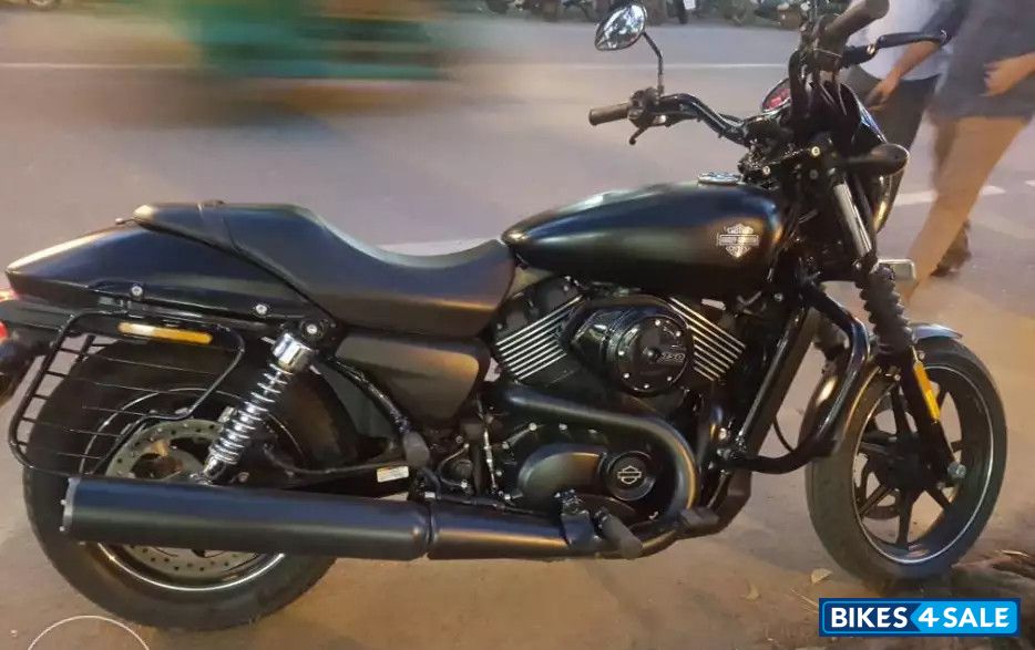 Matte Black Harley Davidson Street 750