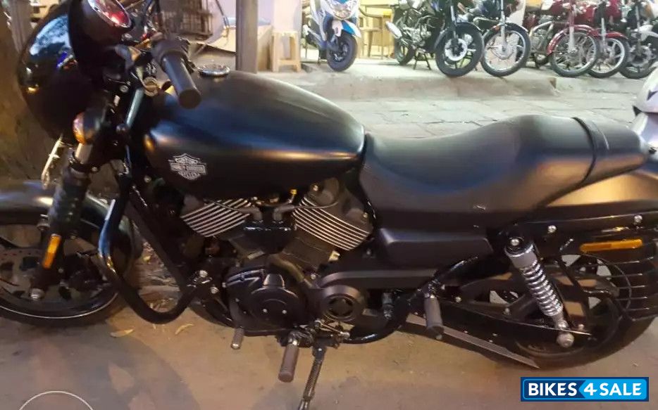 Matte Black Harley Davidson Street 750
