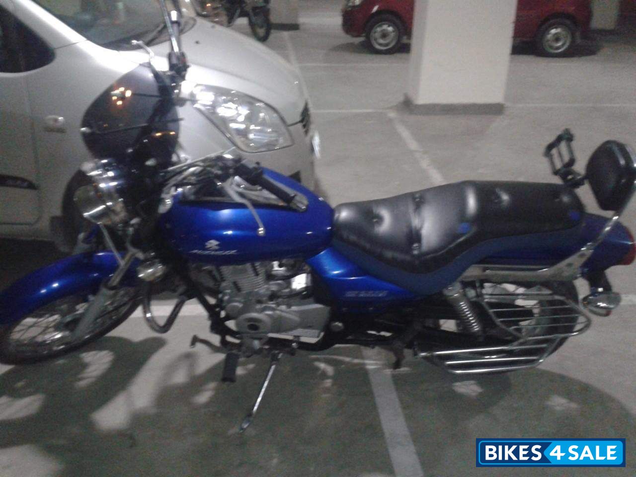 Bajaj Avenger 200 DTS-i