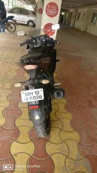 Black Yamaha YZF R15 V2