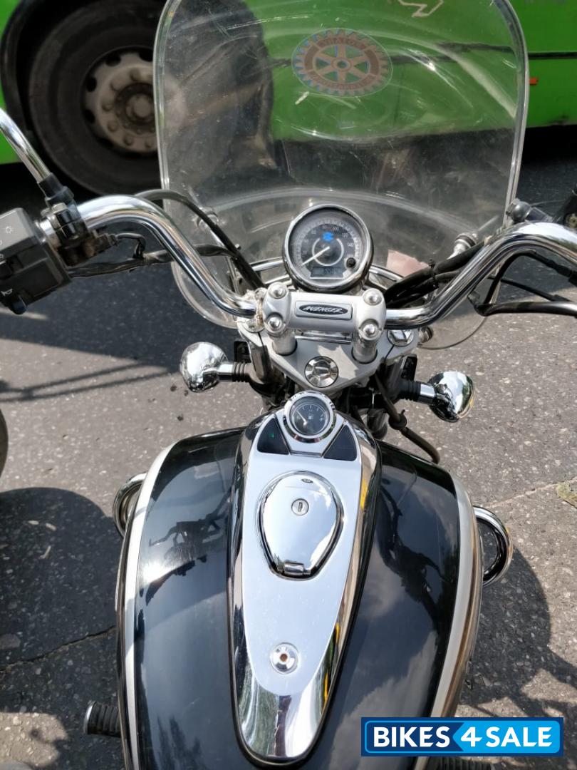 Ebony Black Metallic Bajaj Avenger Cruise 220 Ebony Black Metallic Bajaj Avenger Cruise 220