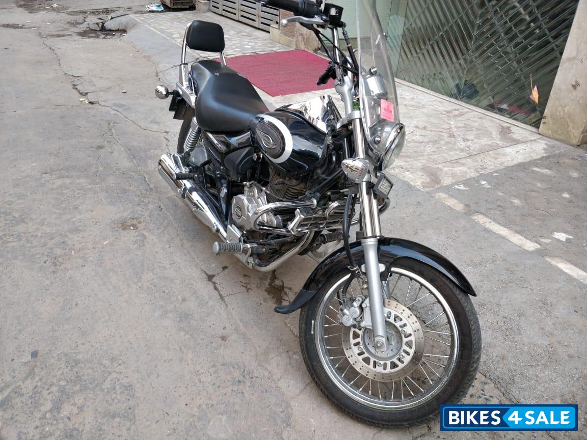 Ebony Black Metallic Bajaj Avenger Cruise 220 Ebony Black Metallic Bajaj Avenger Cruise 220
