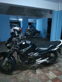 Black Suzuki GS 150R