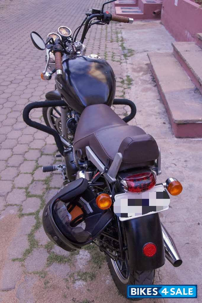 Matte Black Royal Enfield Thunderbird 350