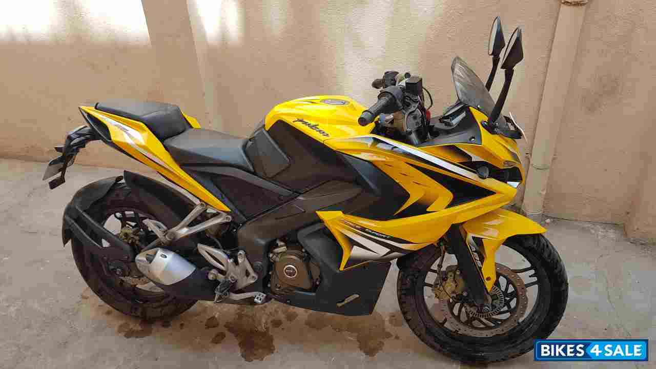 Yellow Bajaj Pulsar RS 200 ABS