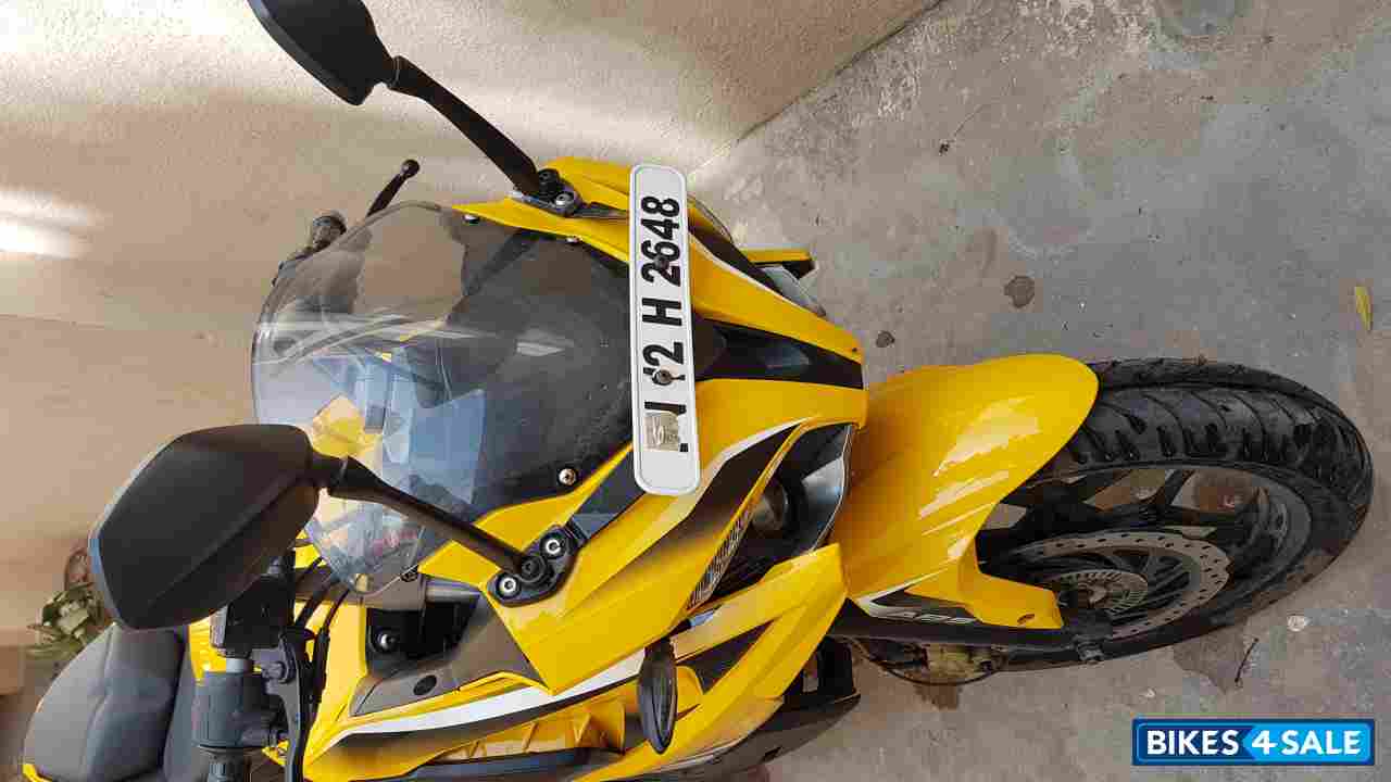 Yellow Bajaj Pulsar RS 200 ABS