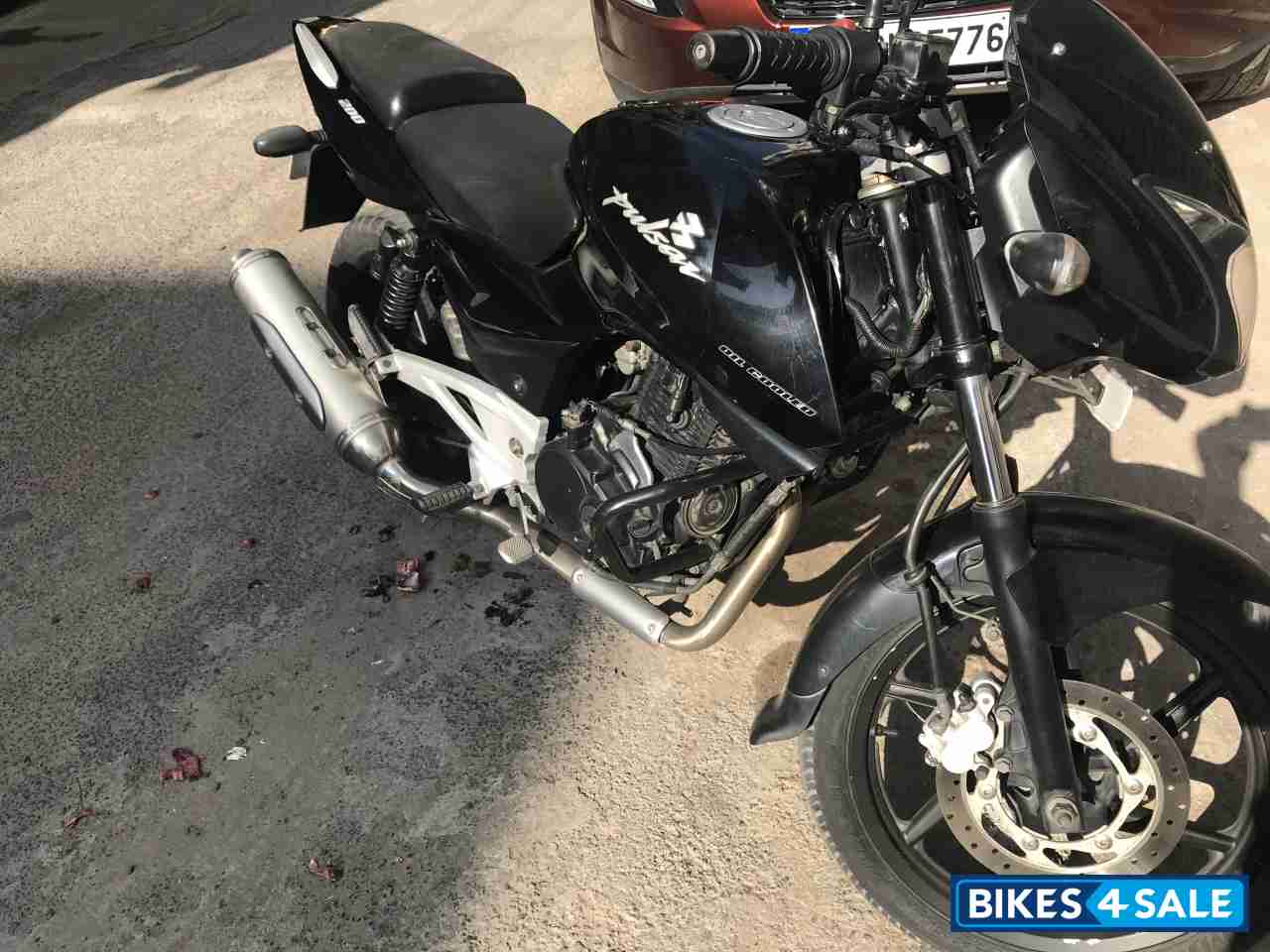 Black Bajaj Pulsar 200 DTSi