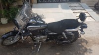 Black Bajaj Avenger Cruise 220