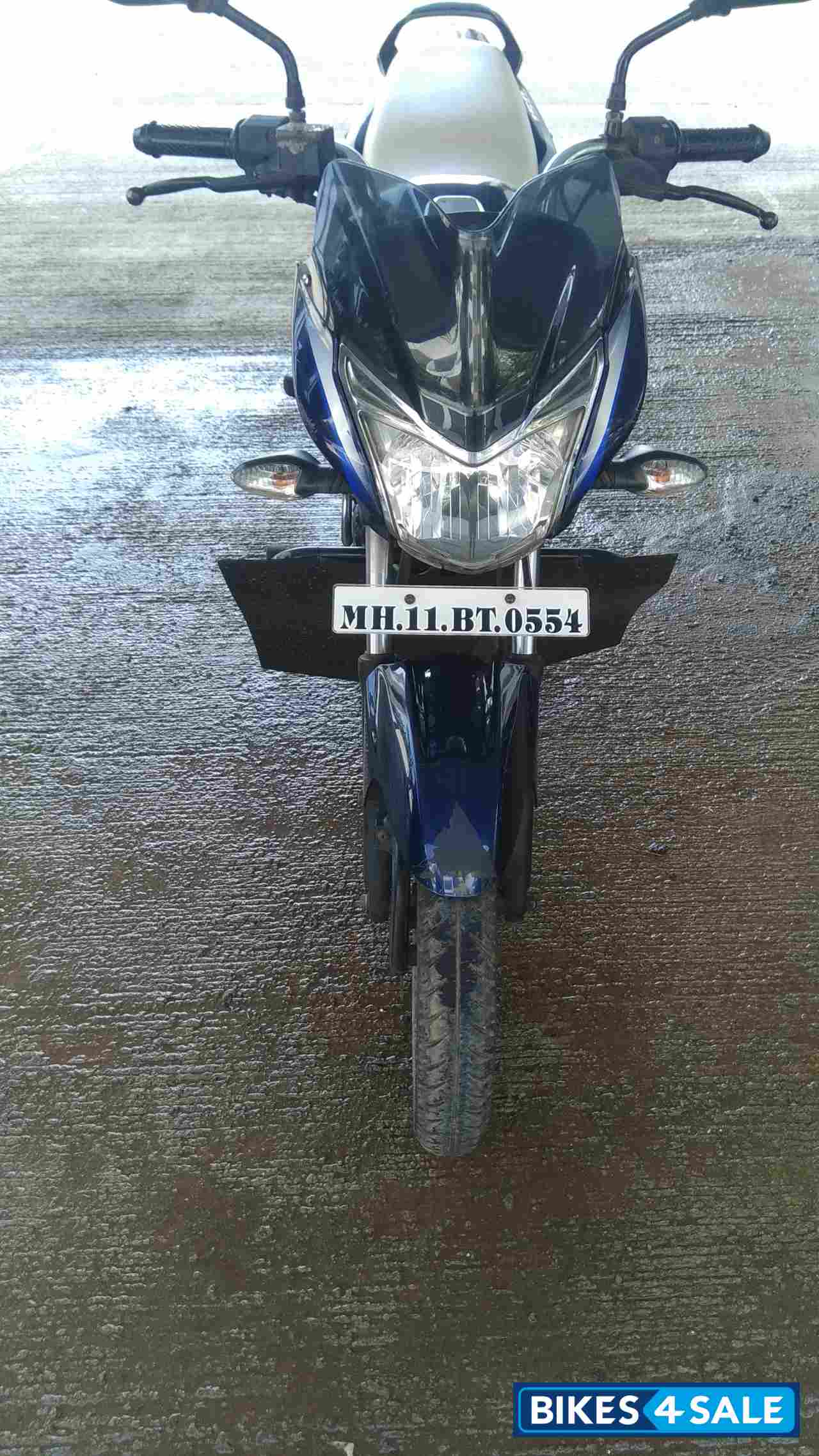 Blue Bajaj Discover 150 S