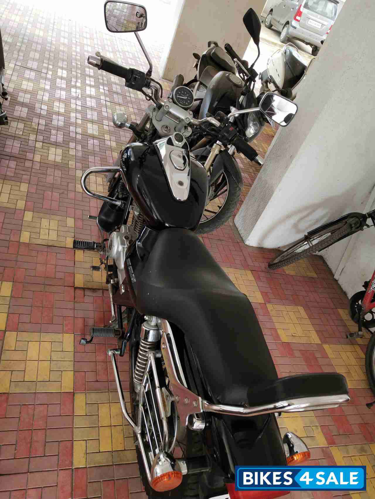 Bajaj Avenger 220 DTS-i Bajaj Avenger 220 DTS-i