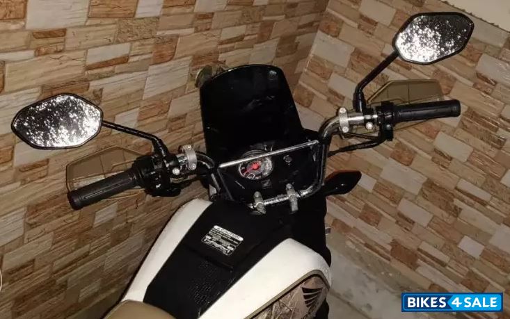 White Honda Navi Adventure