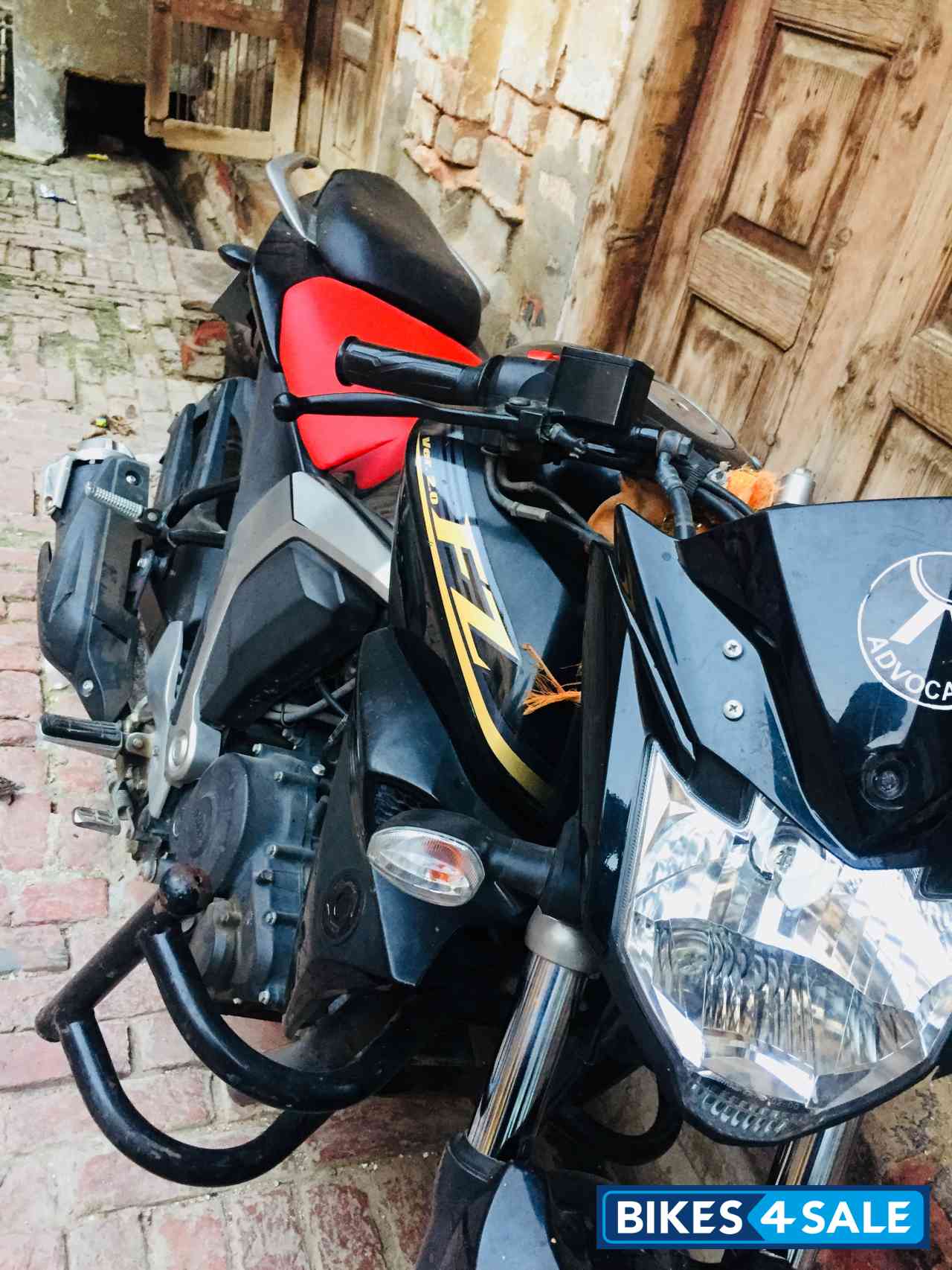 Black Yamaha FZ FI V2