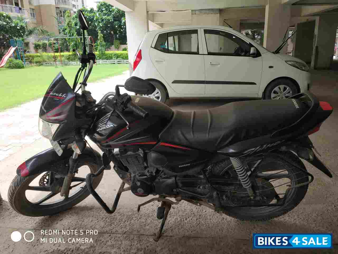 Black Honda CB Shine