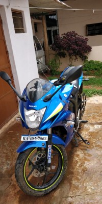Blue Suzuki Gixxer SF SP