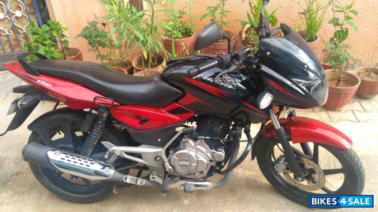 Red Bajaj Pulsar 150 DTSi