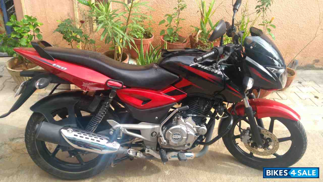 Red Bajaj Pulsar 150 DTSi