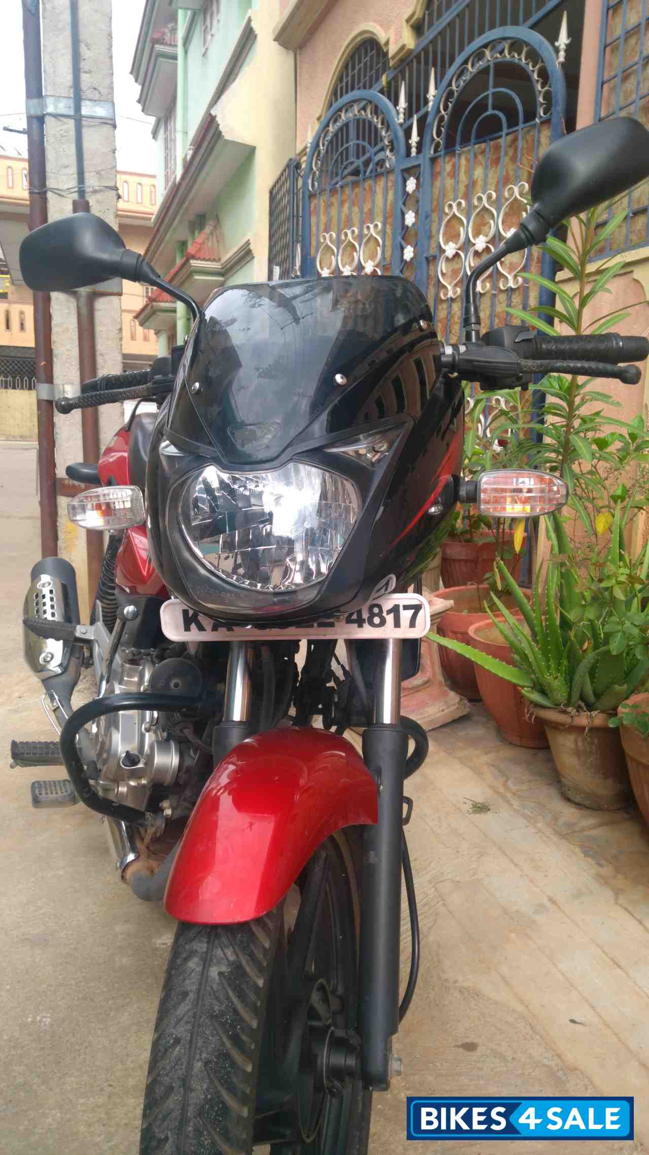 Red Bajaj Pulsar 150 DTSi