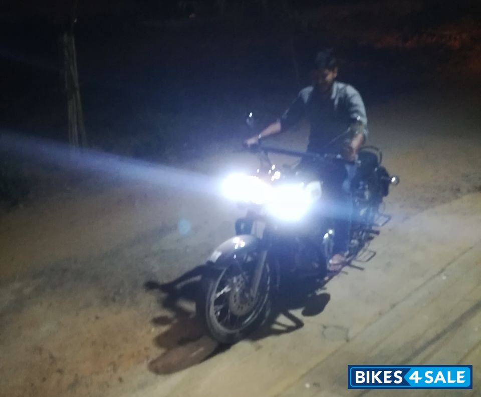 Black Royal Enfield Classic 350 Black Royal Enfield Classic 350