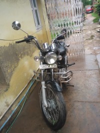 Black Royal Enfield Thunderbird 350