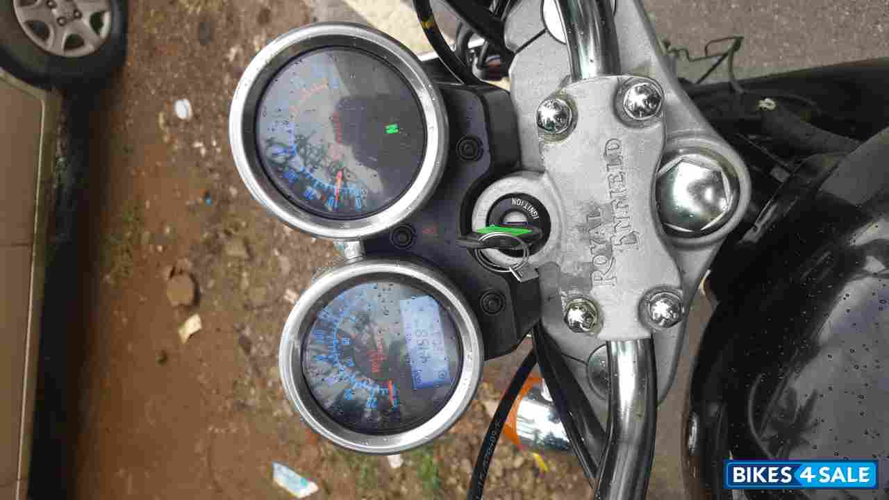 Black Royal Enfield Thunderbird 350