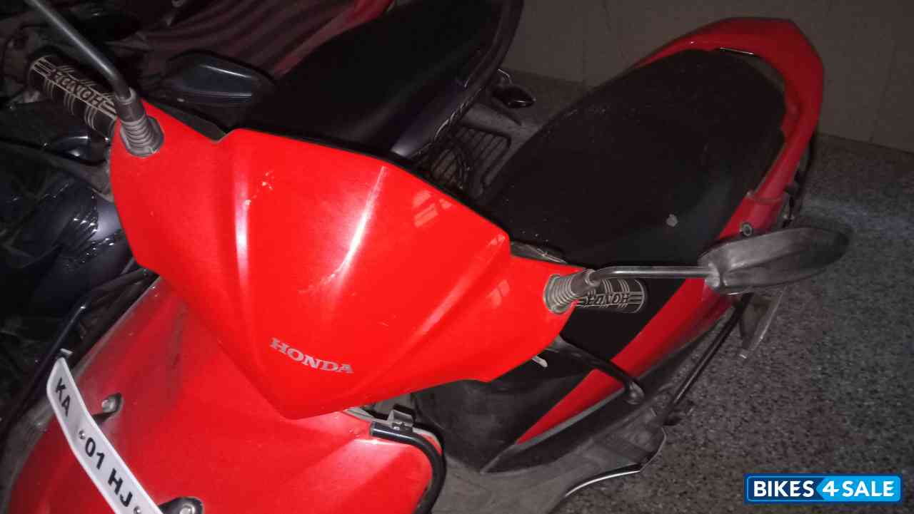 Red Honda Dio