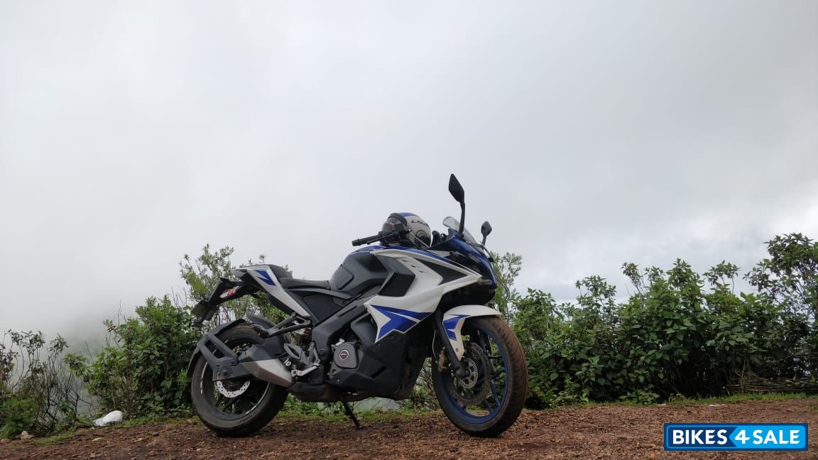 Racing Blue Bajaj Pulsar RS 200 ABS