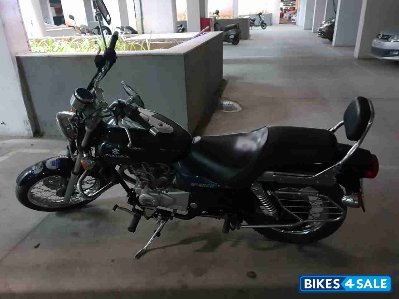 Bajaj Avenger 220 DTS-i