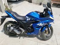 Blue Suzuki Gixxer SF