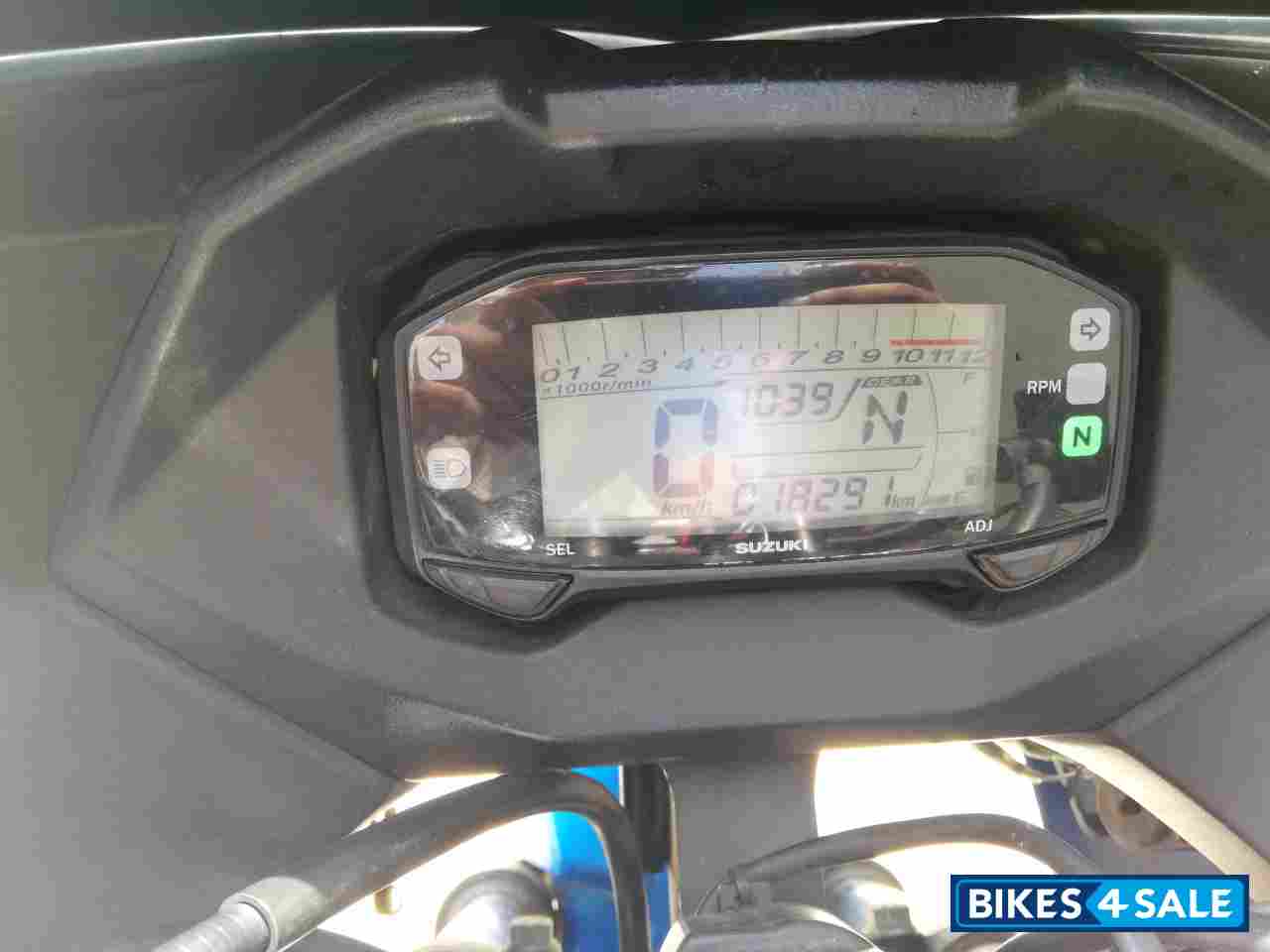 Blue Suzuki Gixxer SF