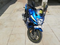Blue Suzuki Gixxer SF