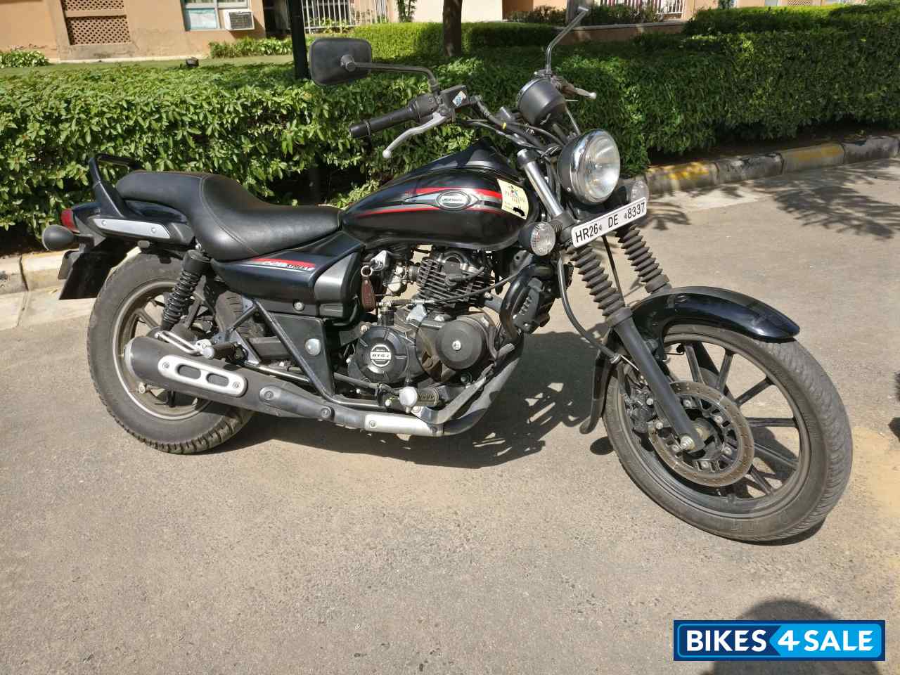 Matte Black Bajaj Avenger Street 220