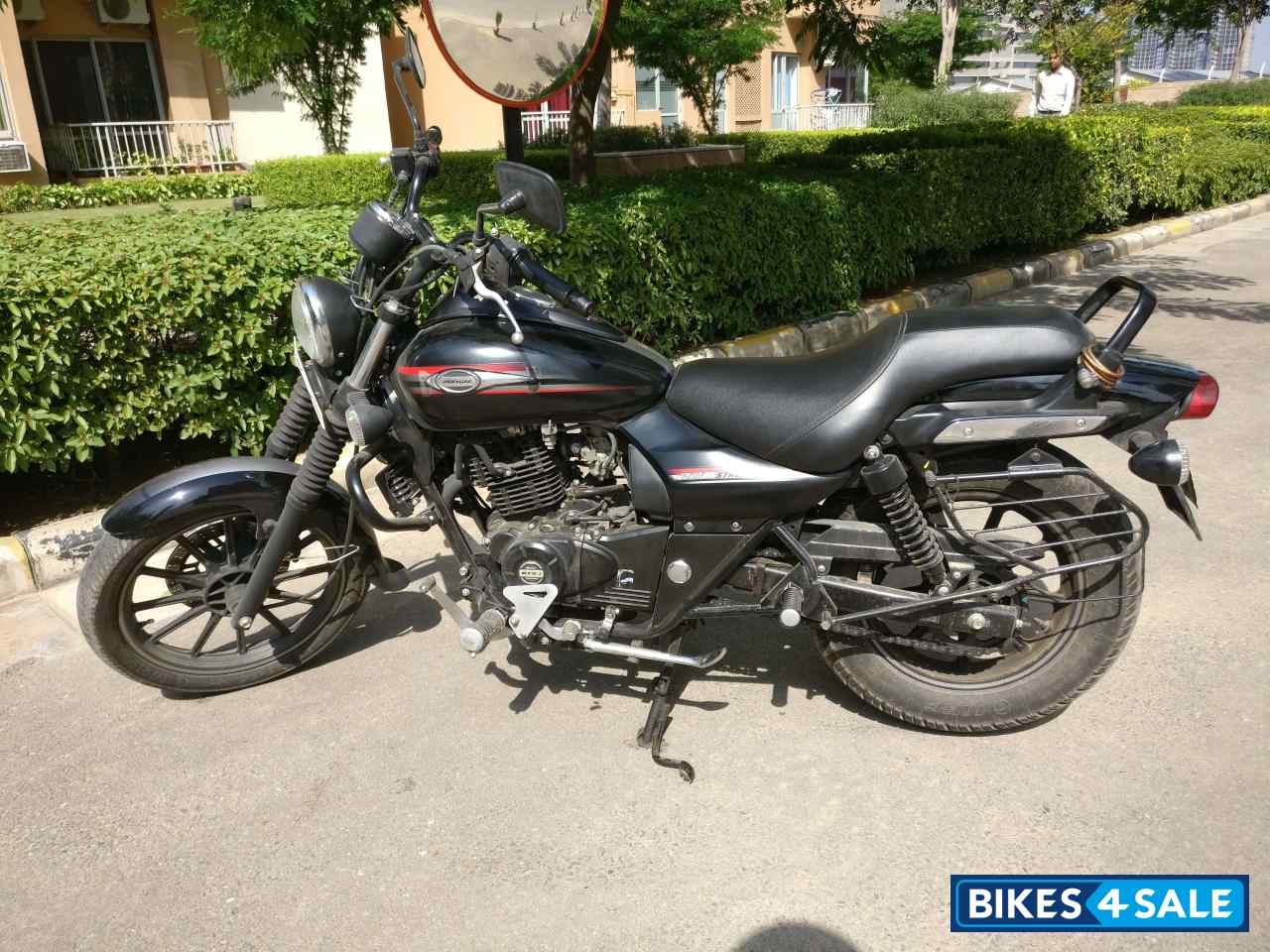 Matte Black Bajaj Avenger Street 220
