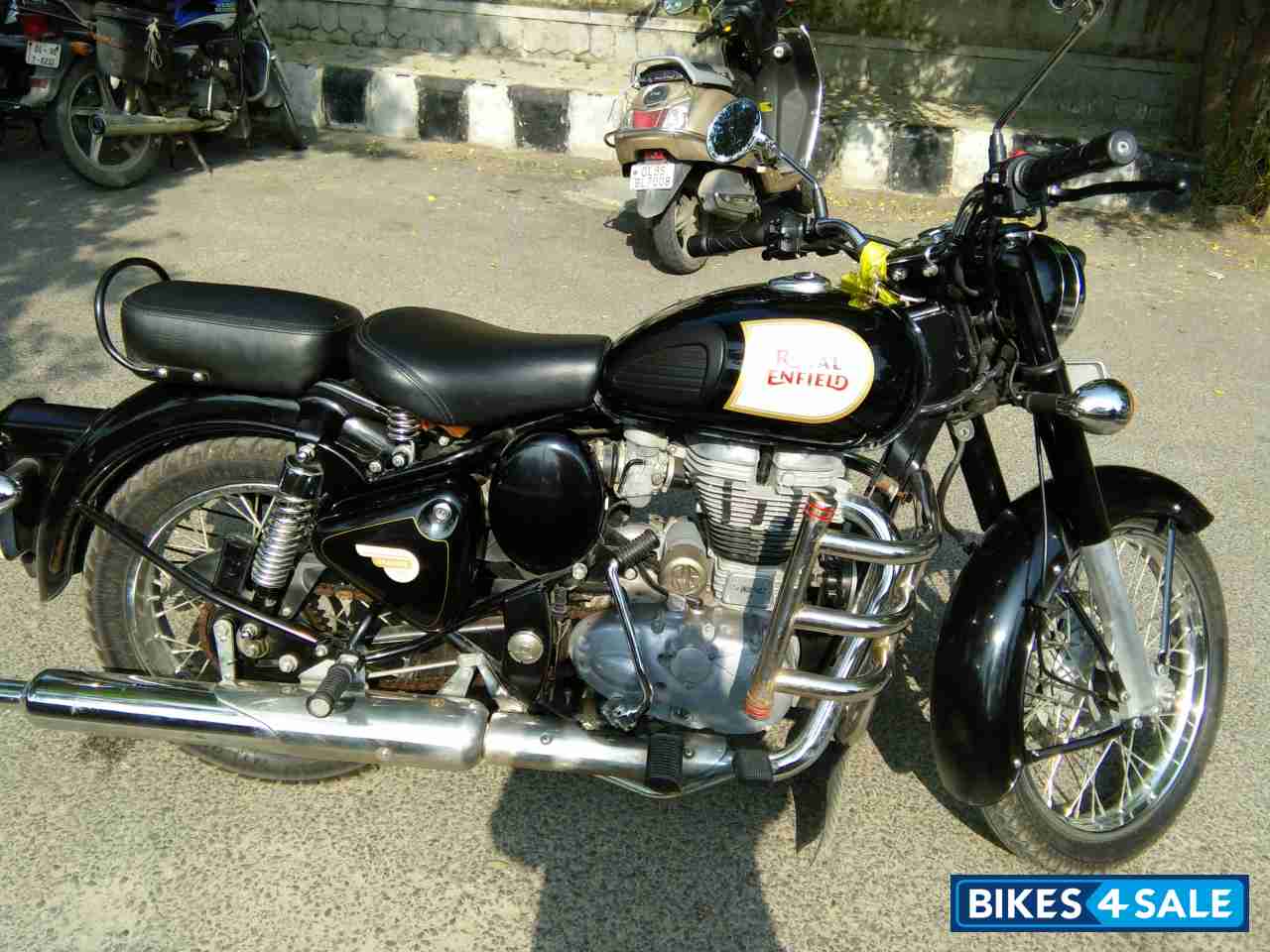 Black Royal Enfield Classic 350 Black Royal Enfield Classic 350