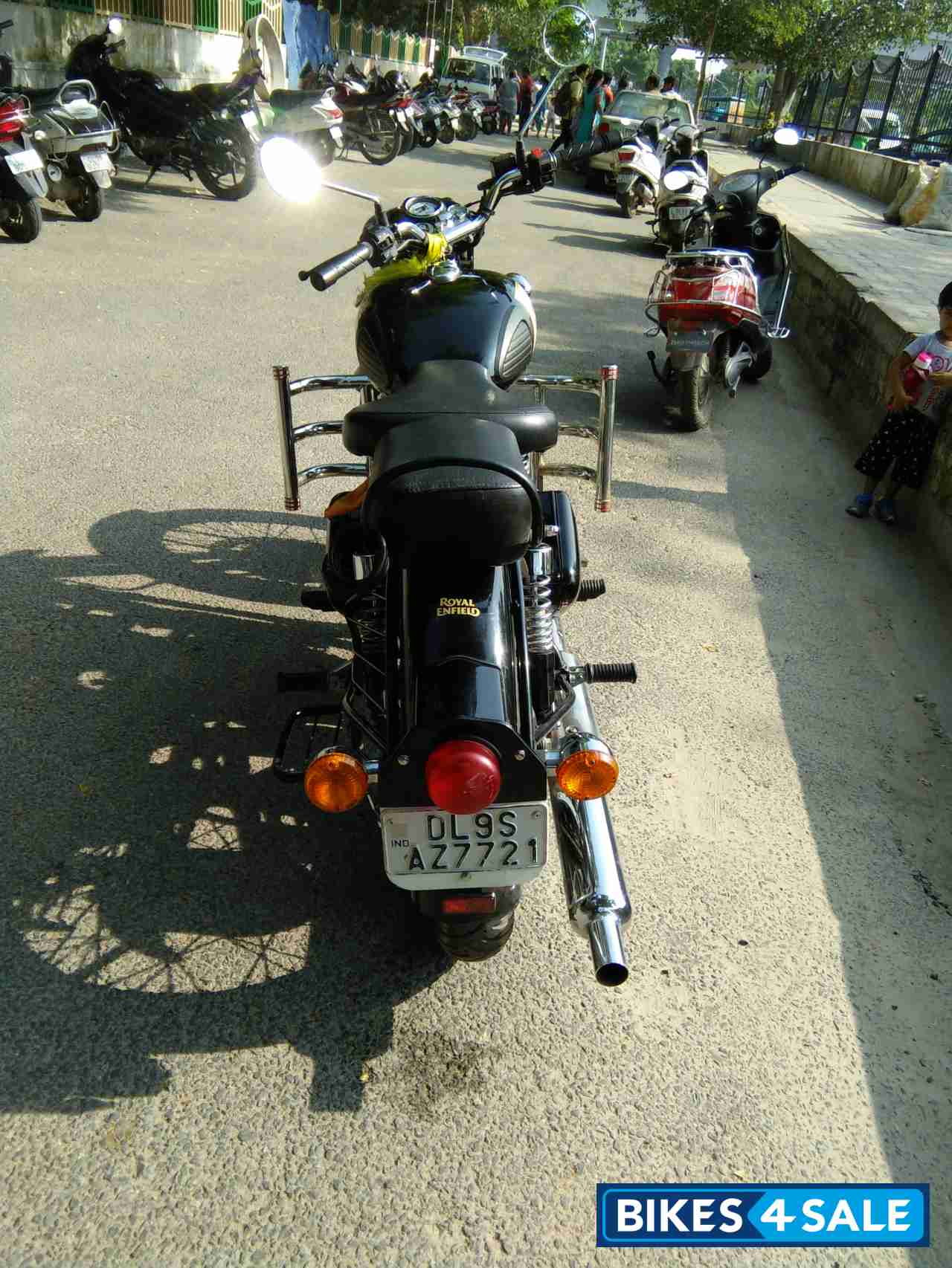 Black Royal Enfield Classic 350 Black Royal Enfield Classic 350