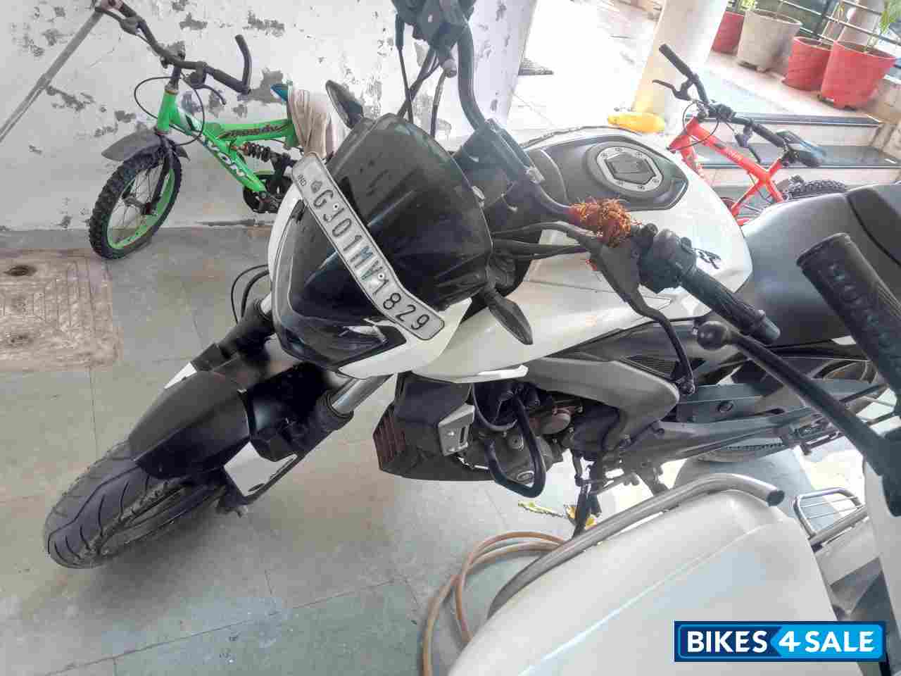 Bajaj Dominar 400 Disc