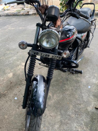 Black Bajaj Avenger Street 220