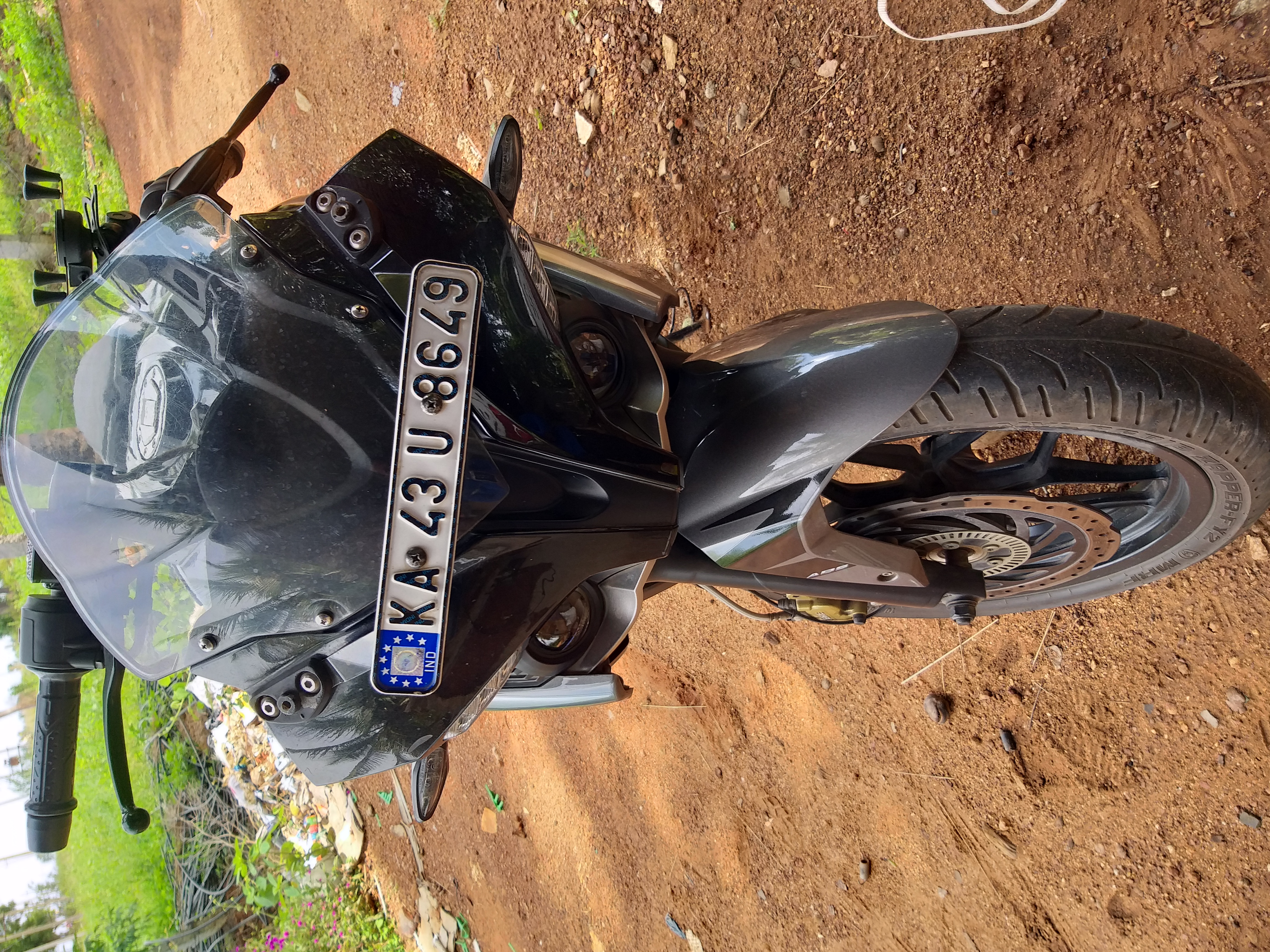 Black And Grey Bajaj Pulsar RS 200 ABS