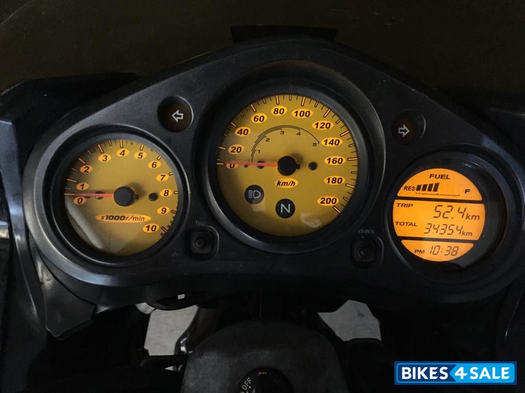 Black Hero Karizma R