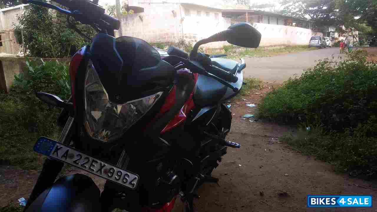 Red Bajaj Pulsar 200 NS