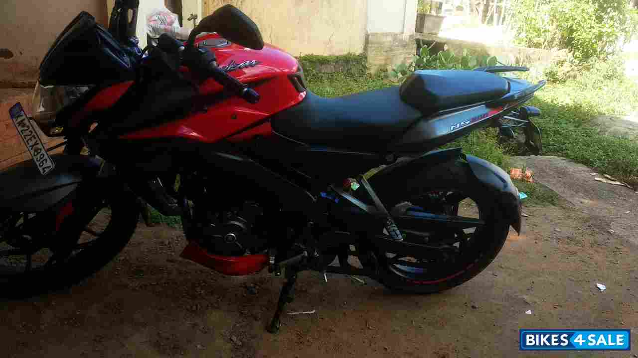 Red Bajaj Pulsar 200 NS