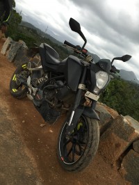 Matte Black KTM Duke 200