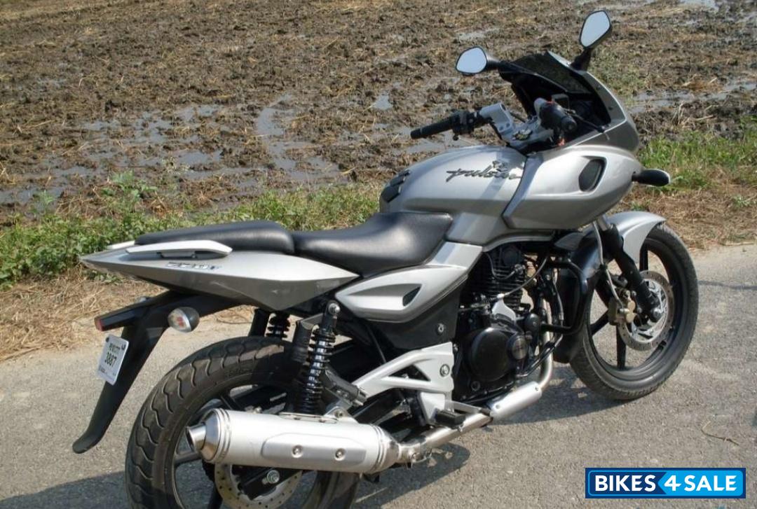 Bajaj Pulsar 220 DTSi Bajaj Pulsar 220 DTSi
