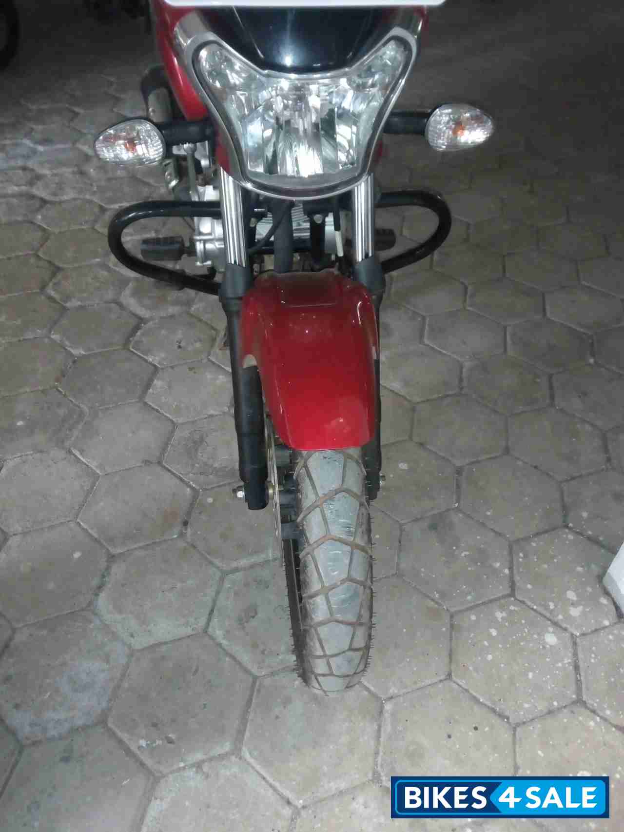 Red Bajaj V15