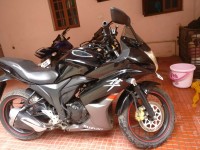 Black Suzuki Gixxer SF