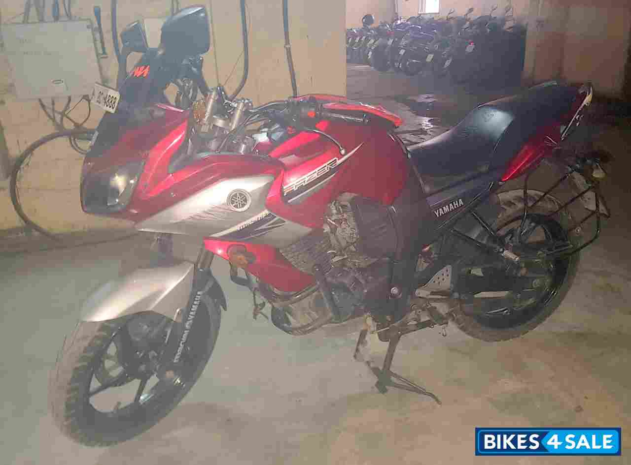 Red Yamaha Fazer