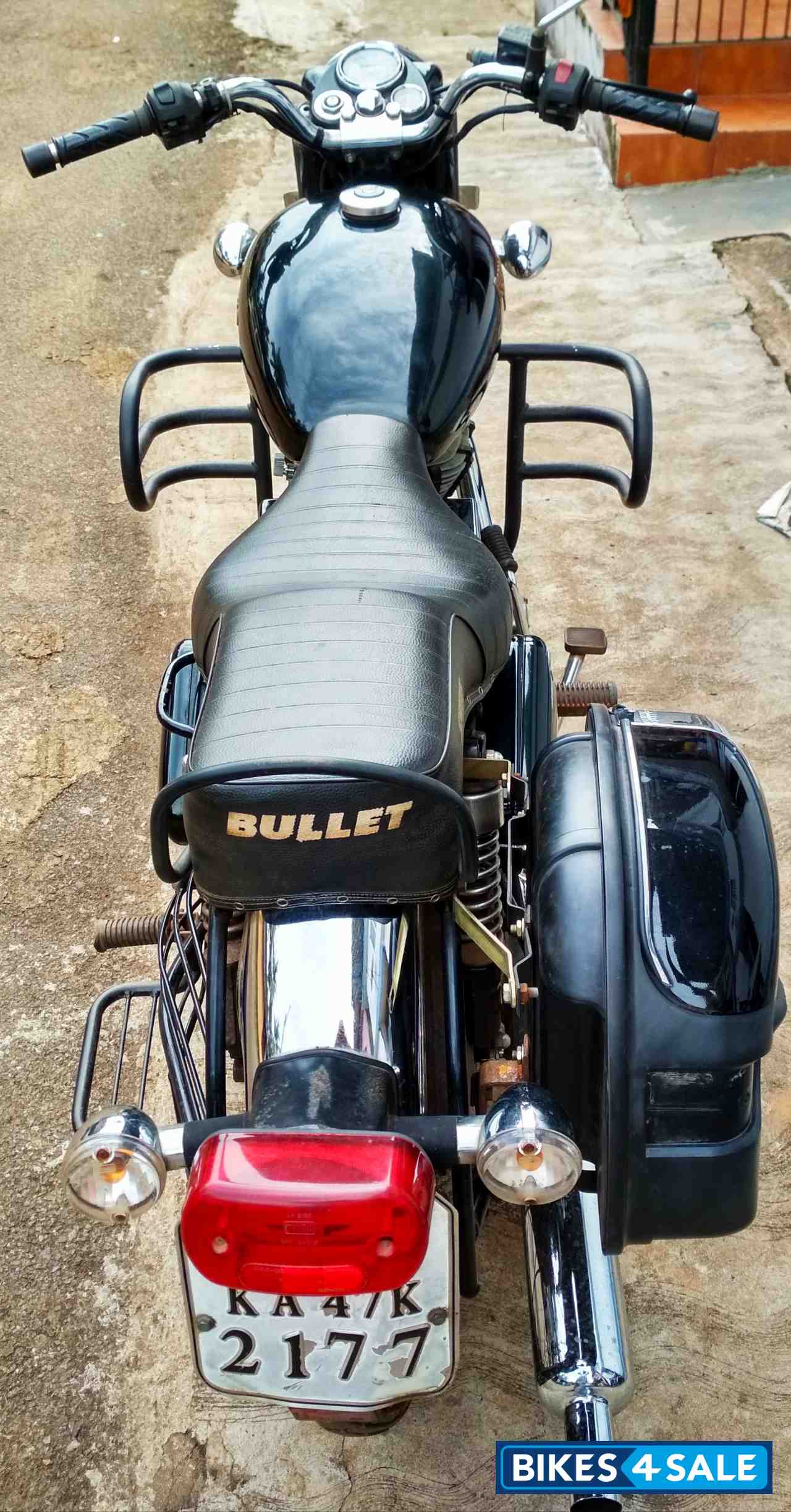 Black Royal Enfield Bullet Electra Twinspark