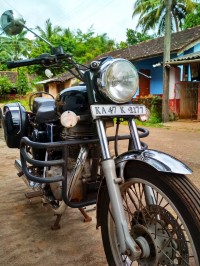 Black Royal Enfield Bullet Electra Twinspark