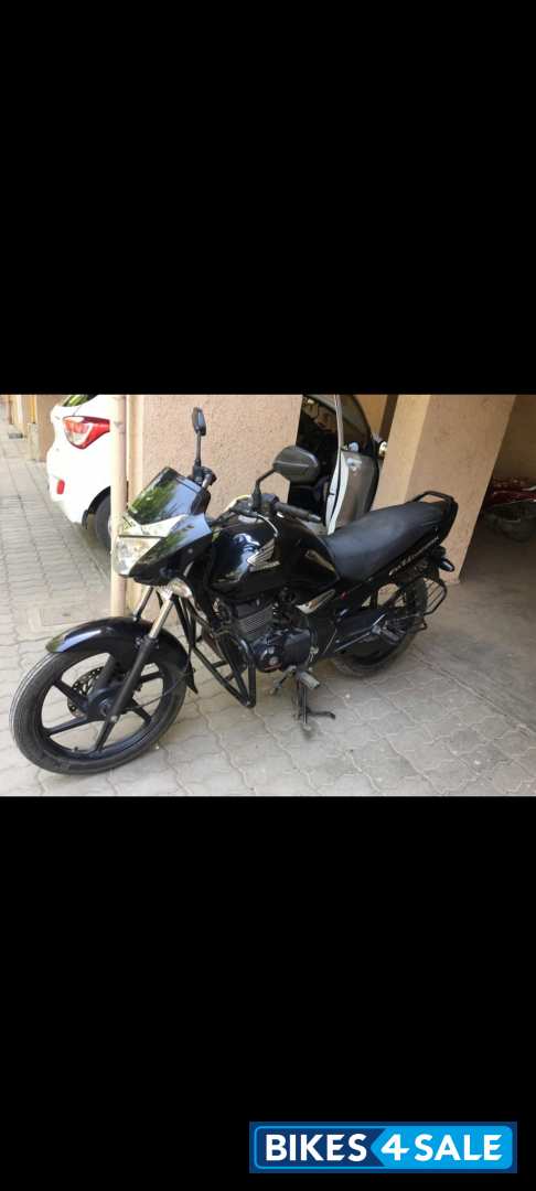 Black Honda CB Unicorn