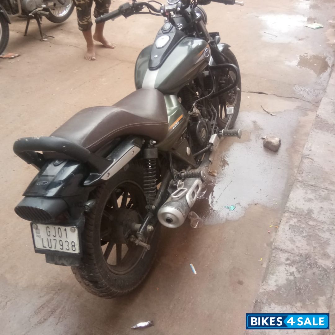 Bajaj Avenger Street 220
