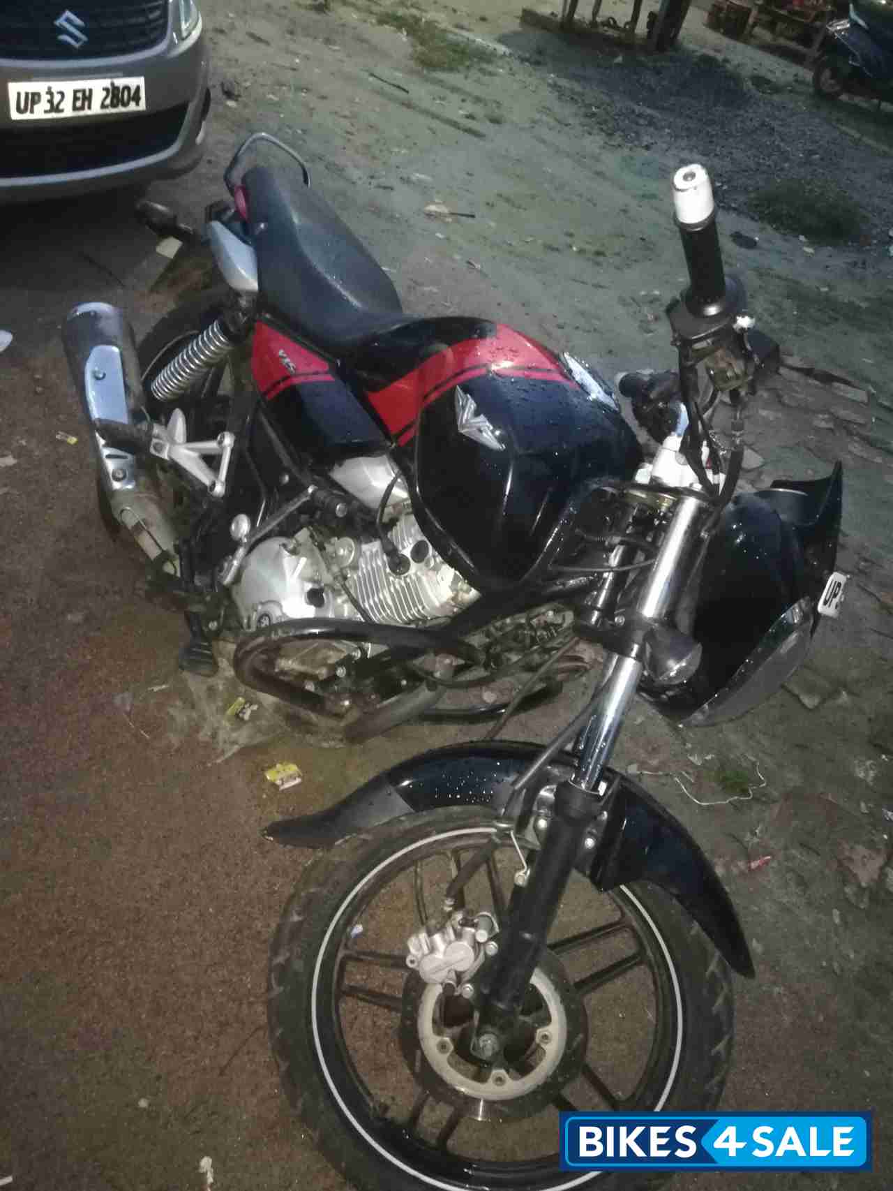 Bajaj V15